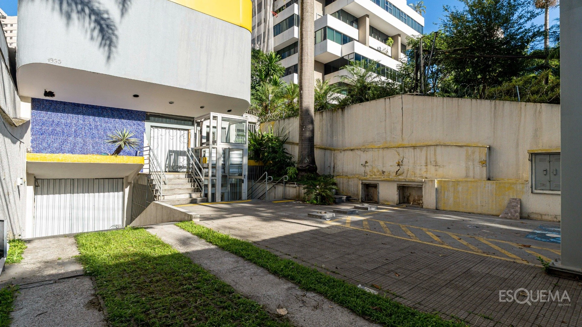 Casa comercial com subsolo na Avenida Ibirapuera - Imagem 1