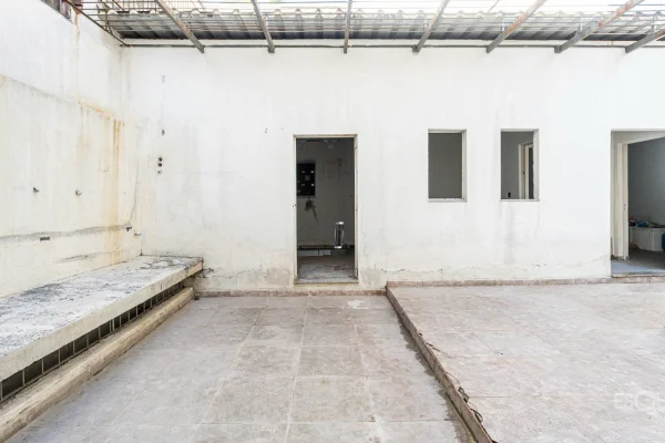 Casa comercial com subsolo na Avenida Ibirapuera