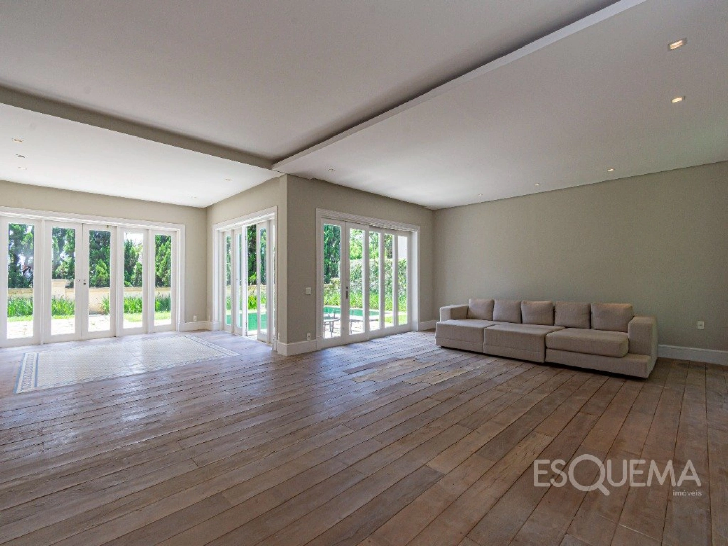 Casa neoclássica recém-reformada no Jardim Guedala - Imagem 5