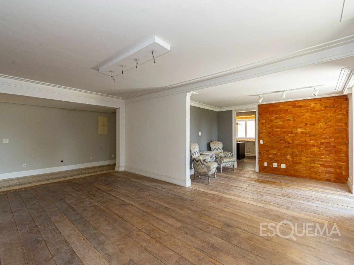 Casa neoclássica recém-reformada no Jardim Guedala - Imagem 8