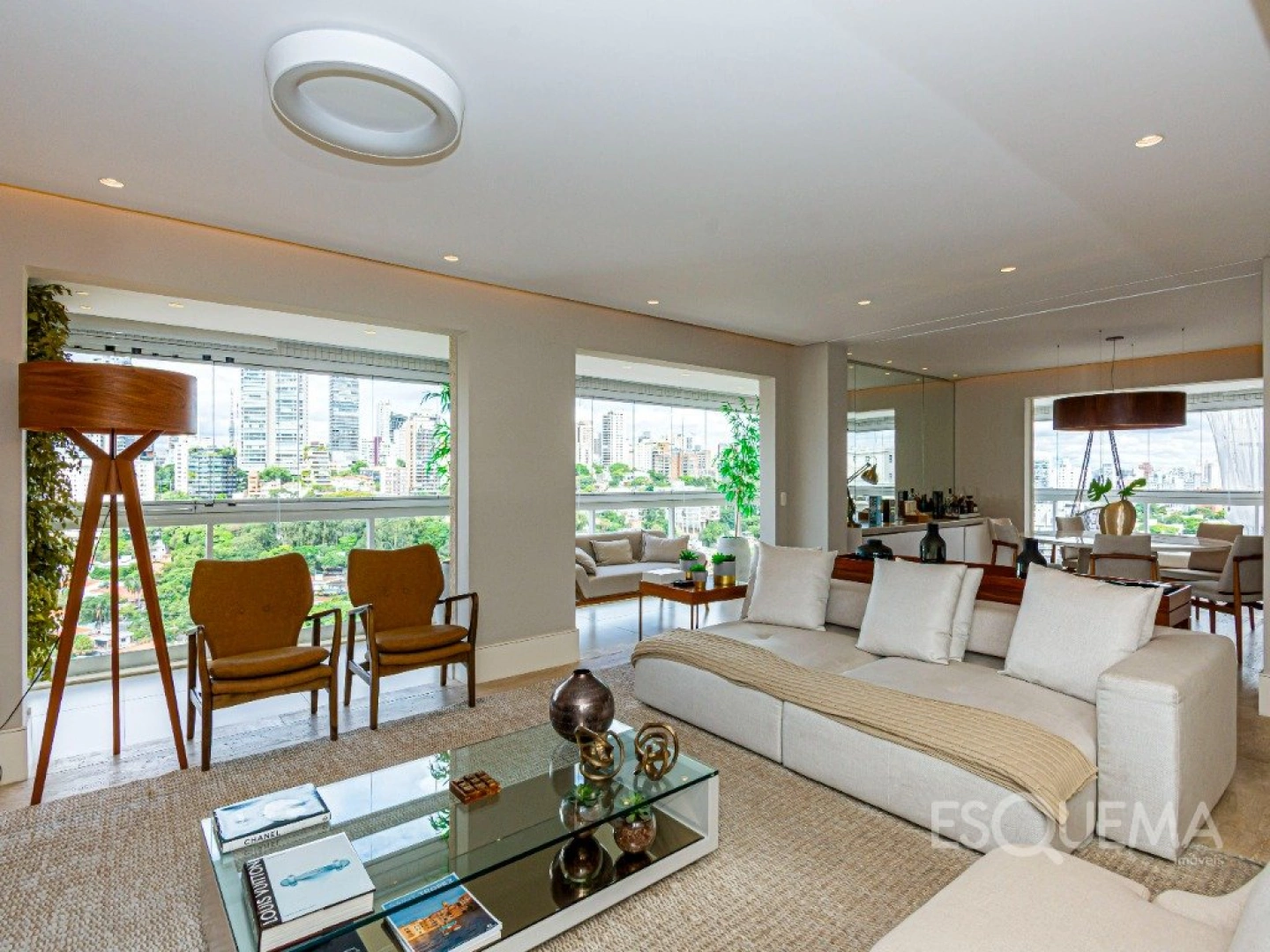Apartamento reformado com vista livre próximo ao Colégio Santa Cruz - Imagem 2