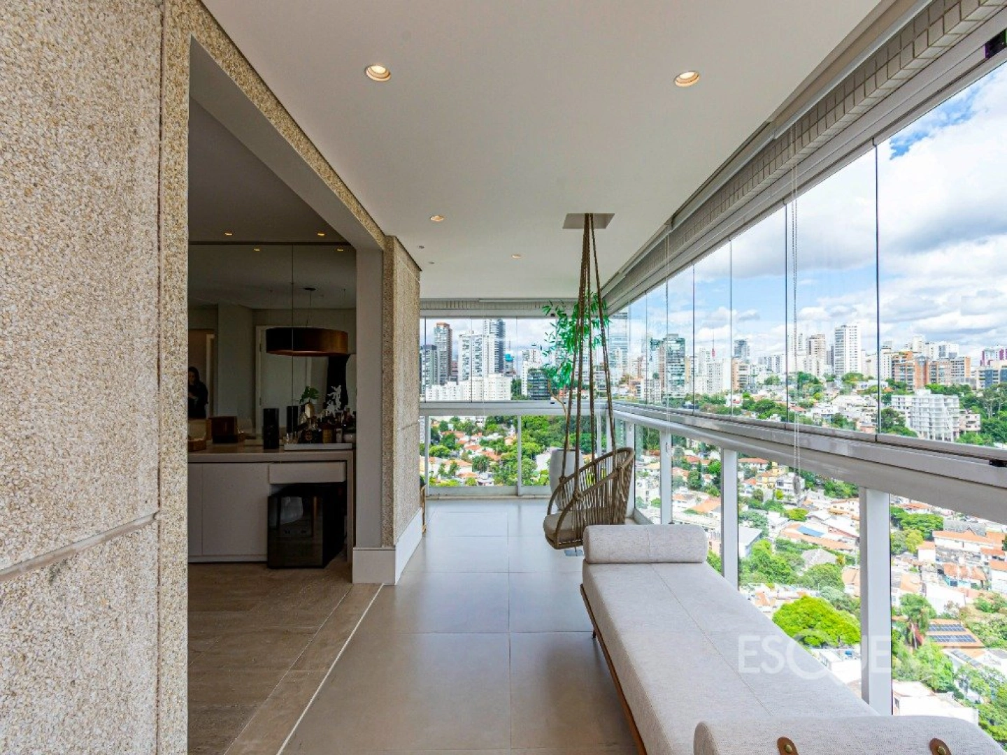 Apartamento reformado com vista livre próximo ao Colégio Santa Cruz - Imagem 7