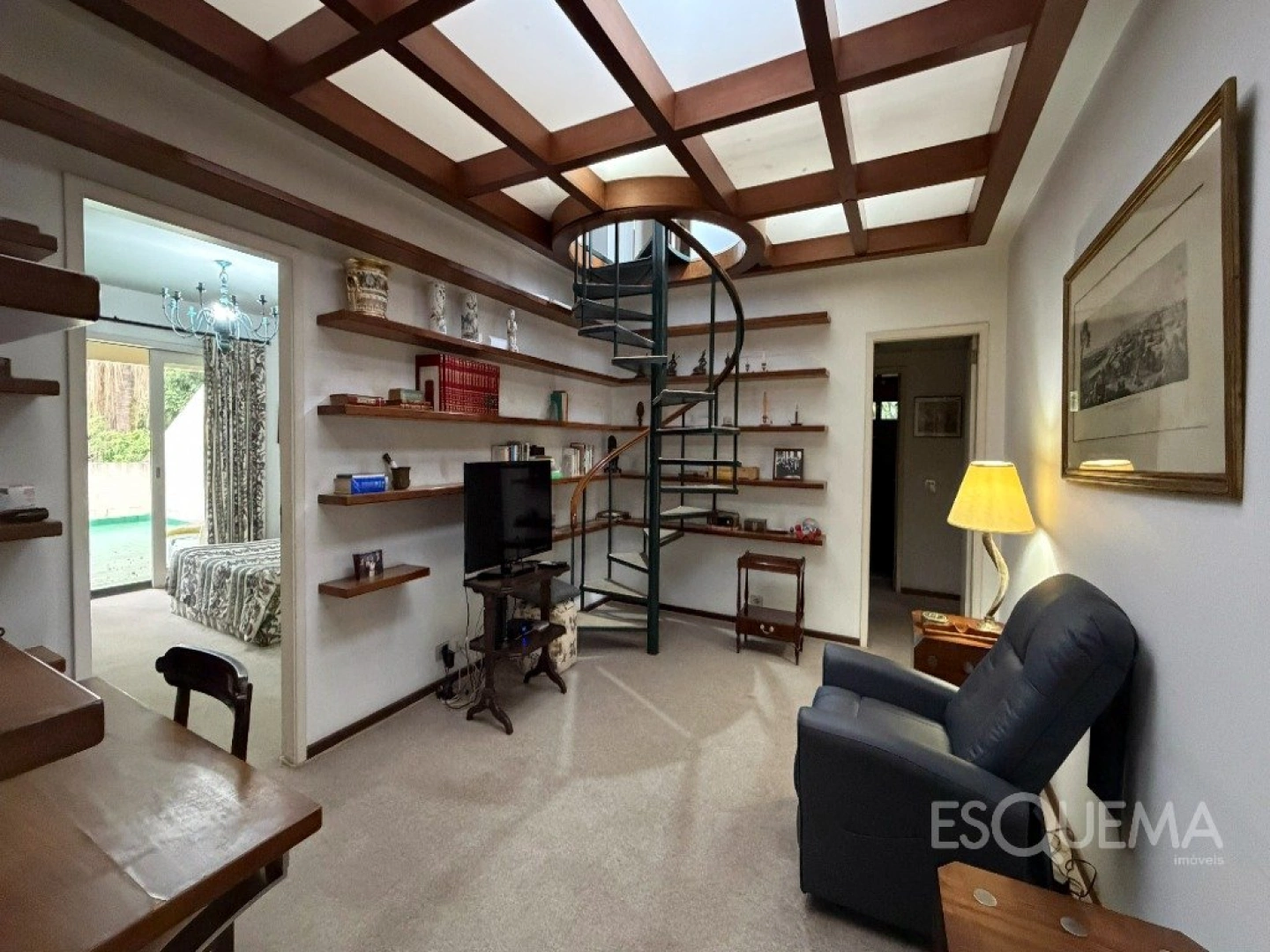 Casa em localização excelente com 2.248 m² de terreno - Imagem 11