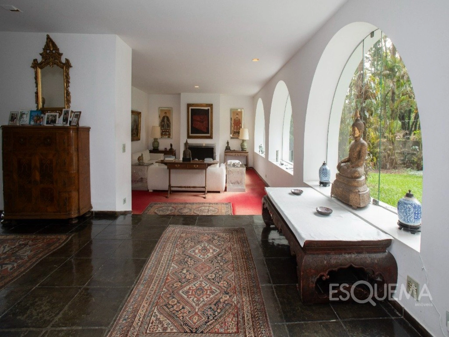 Casa em localização excelente com 2.248 m² de terreno - Imagem 4