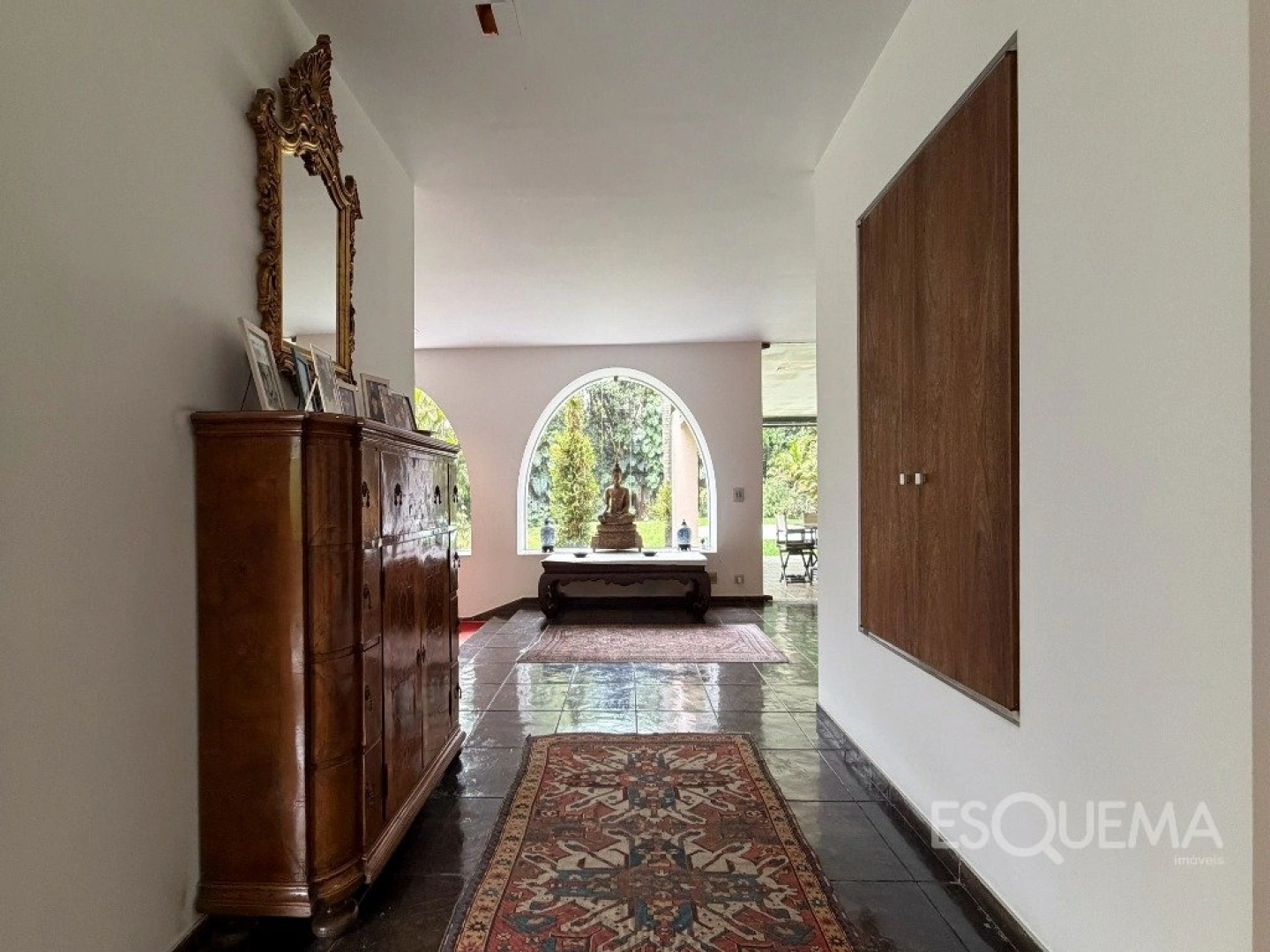 Casa em localização excelente com 2.248 m² de terreno - Imagem 6