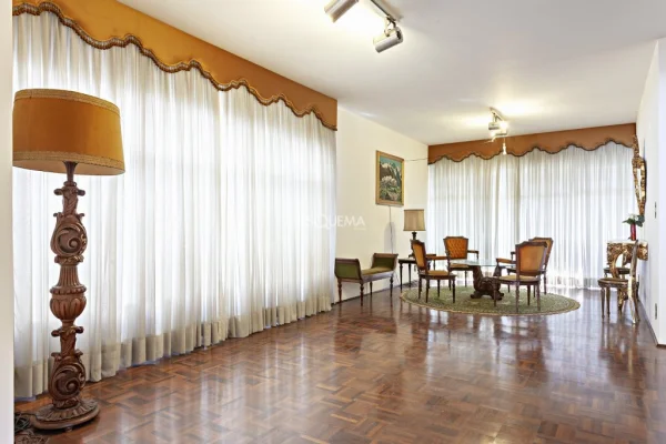 Casa em localização privilegiada