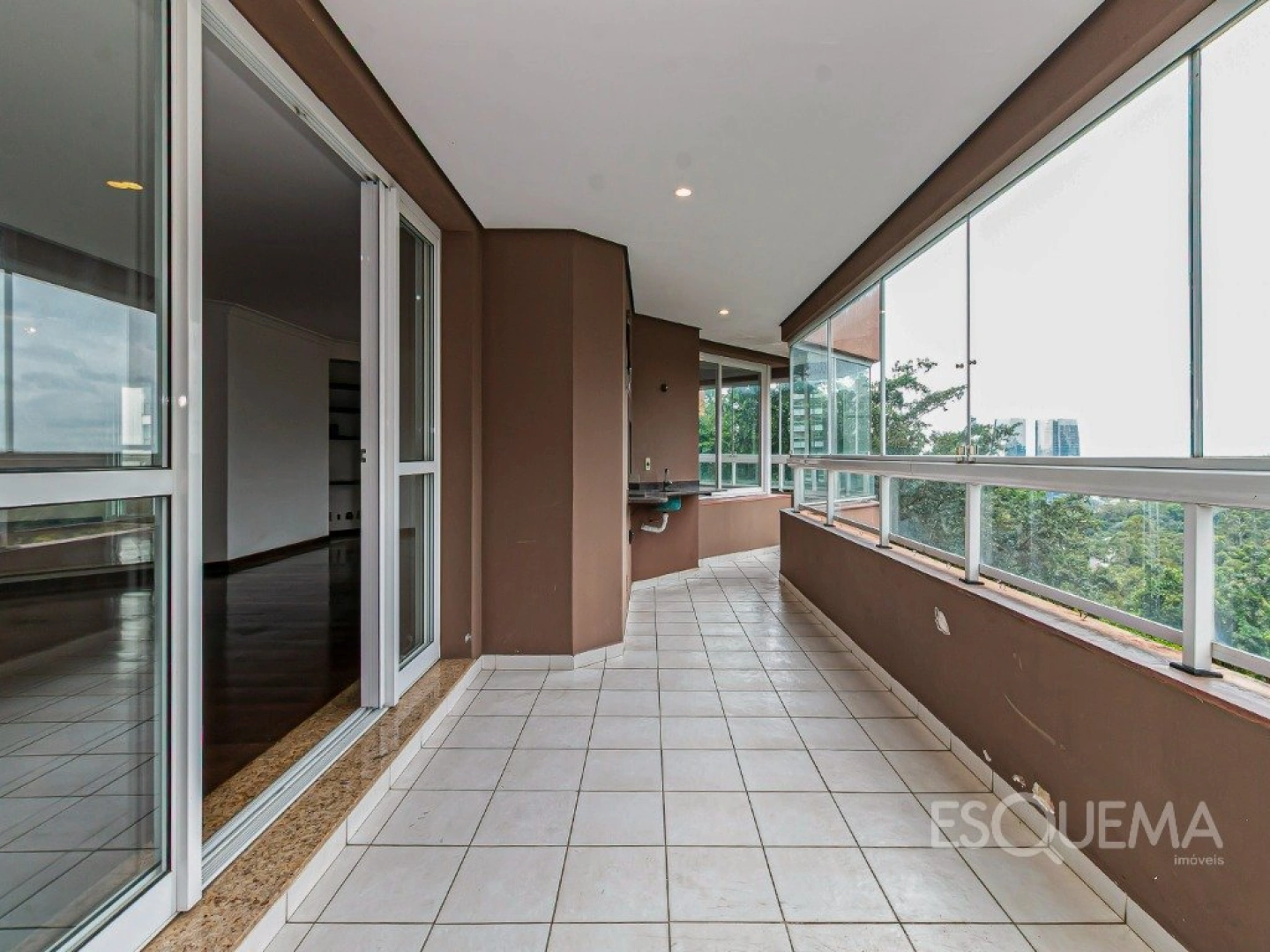 Apartamento com hall privativo próximo ao Parque Burle Marx - Imagem 2