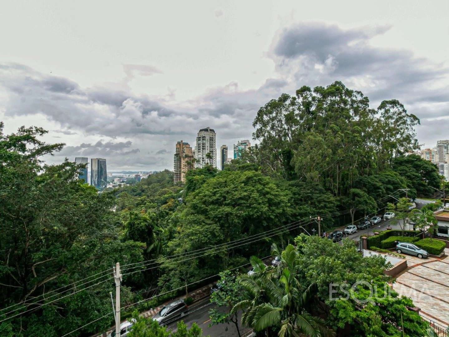 Apartamento com hall privativo próximo ao Parque Burle Marx - Imagem 3