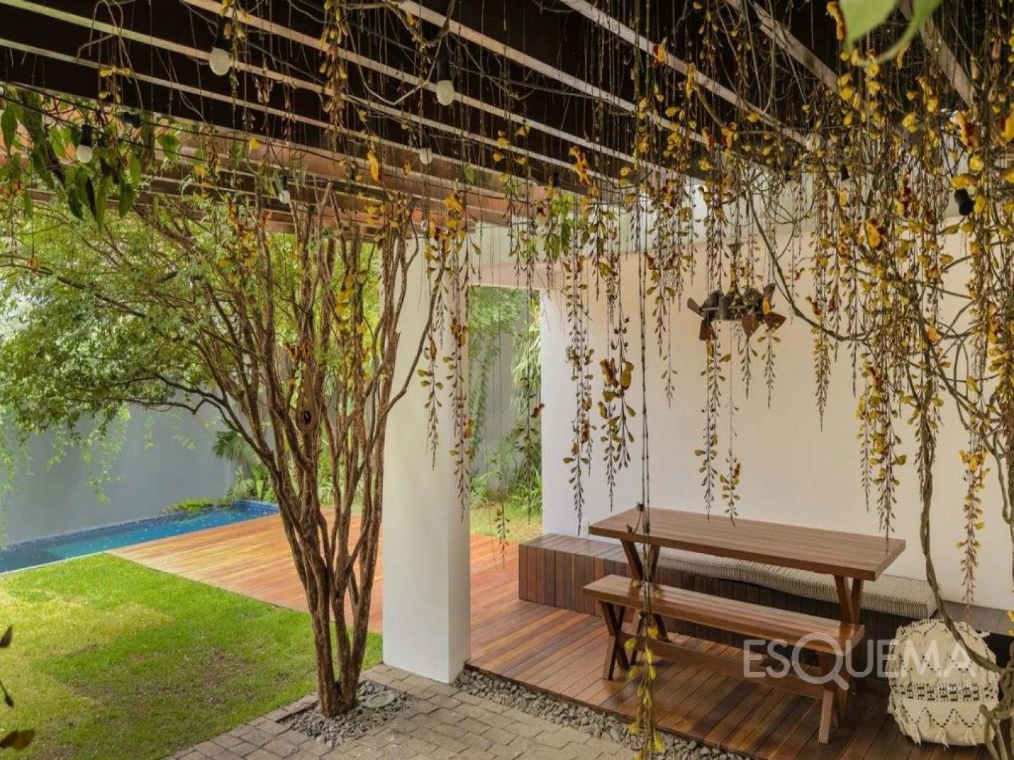 Casa com piscina e área gourmet em Alto de Pinheiros - Imagem 1