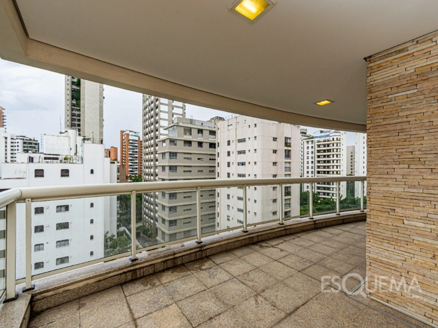 Apartamento em andar alto ao lado da Praça Pereira Coutinho - Imagem 15