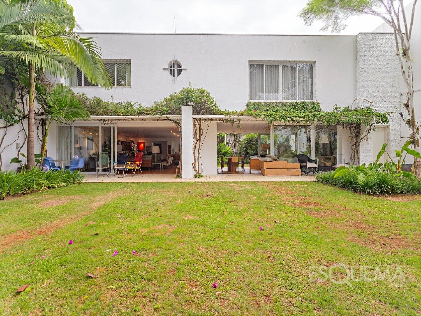 Casa contemporânea em localização privilegiada - Imagem 1