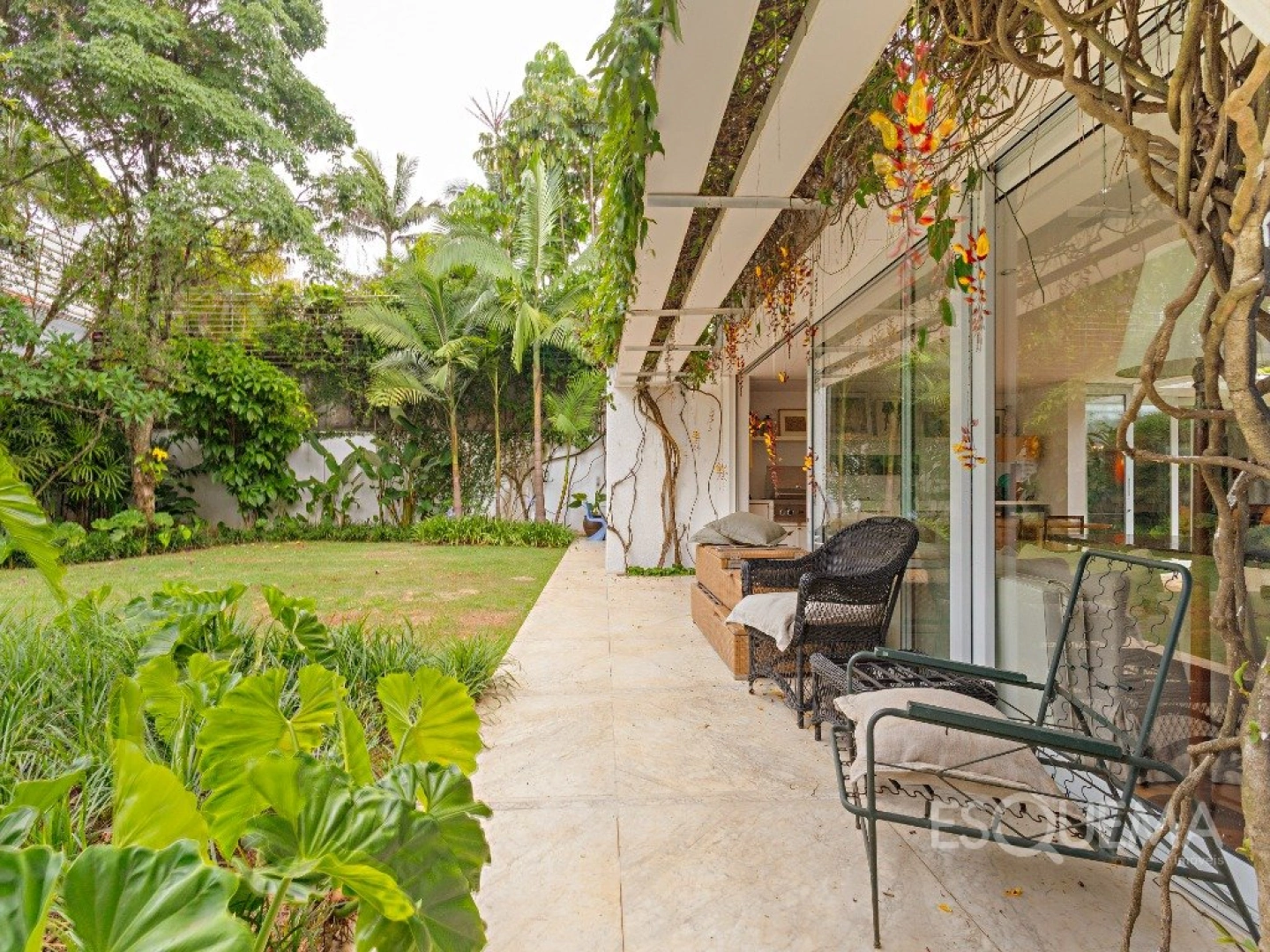 Casa contemporânea em localização privilegiada - Imagem 8