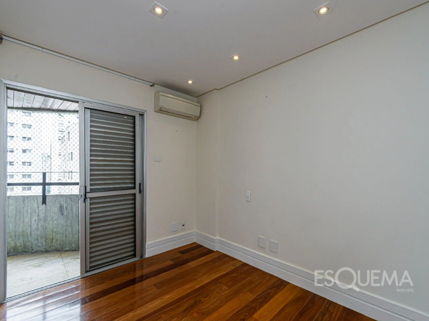 Apartamento em edifício assinado por Ruy Ohtake em Moema Pássaros - Imagem 10