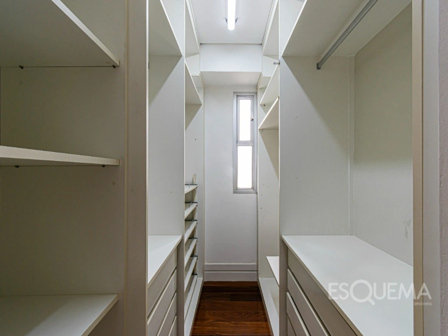 Apartamento em edifício assinado por Ruy Ohtake em Moema Pássaros - Imagem 13