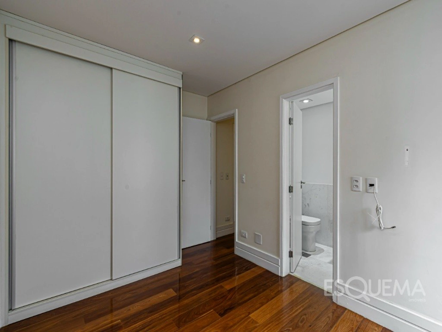 Apartamento em edifício assinado por Ruy Ohtake em Moema Pássaros - Imagem 15