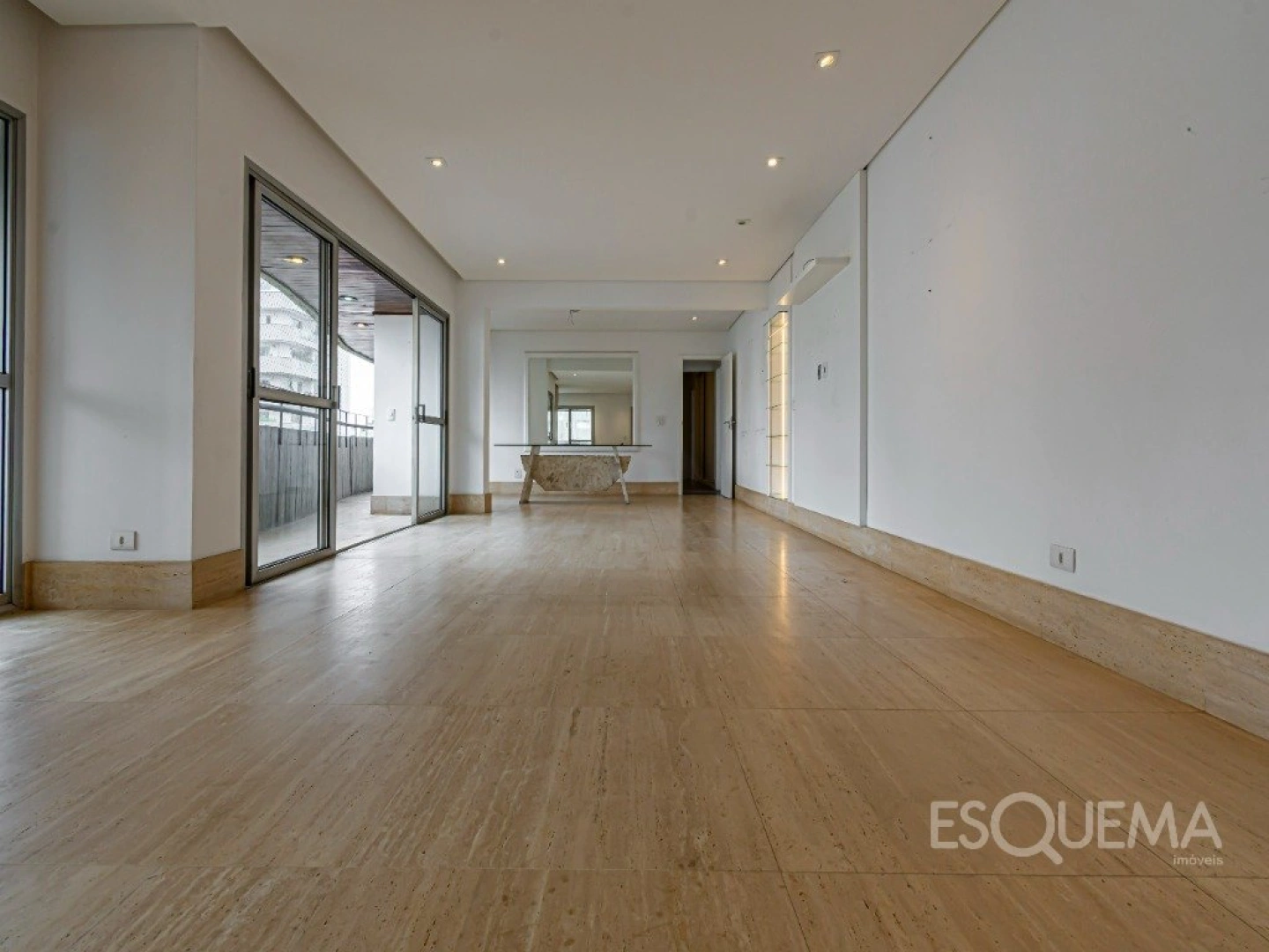 Apartamento em edifício assinado por Ruy Ohtake em Moema Pássaros - Imagem 3