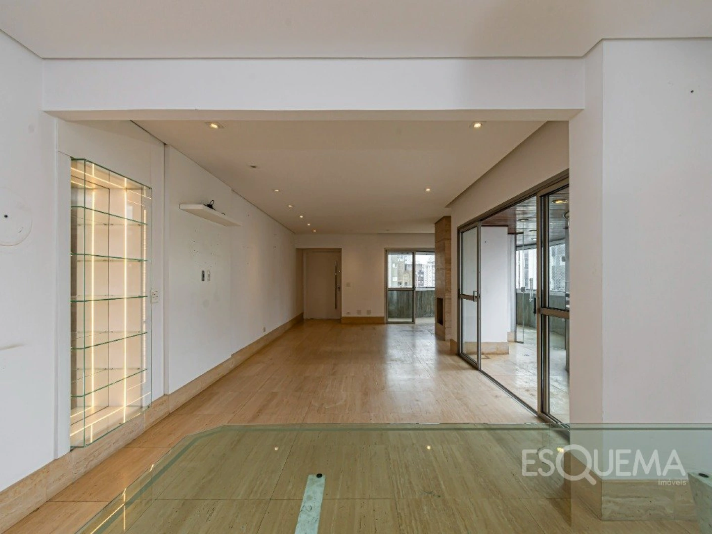 Apartamento em edifício assinado por Ruy Ohtake em Moema Pássaros - Imagem 4