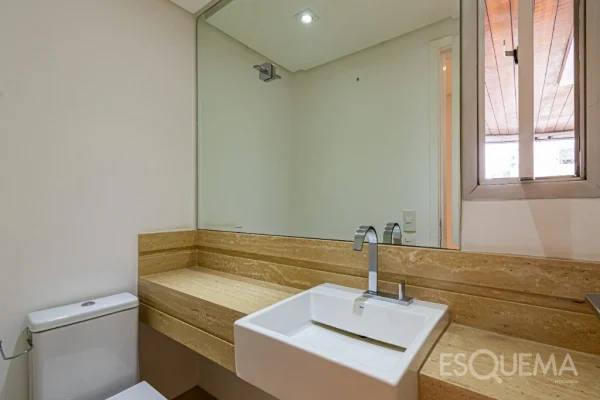 Apartamento em edifício assinado por Ruy Ohtake em Moema Pássaros