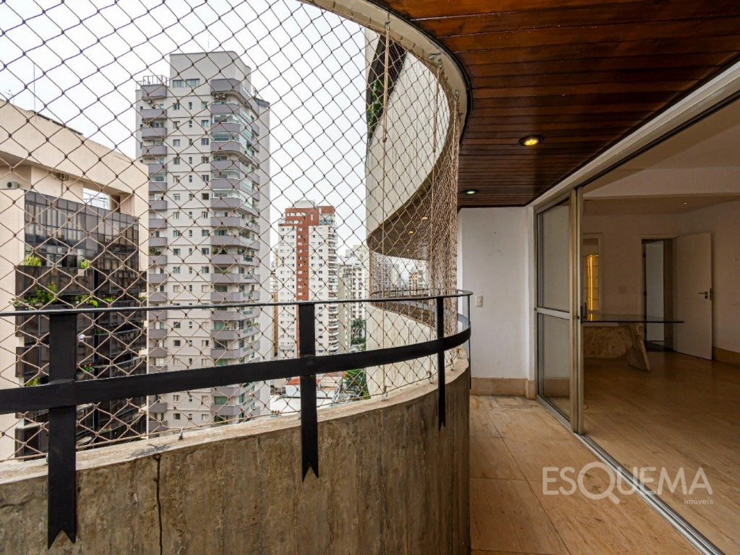 Apartamento em edifício assinado por Ruy Ohtake em Moema Pássaros - Imagem 9