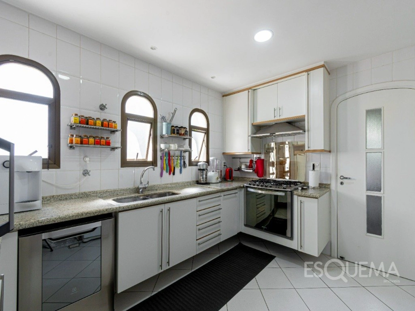 Apartamento duplex em edifício com quadra de tênis próximo ao Colégio Santa Cruz - Imagem 14