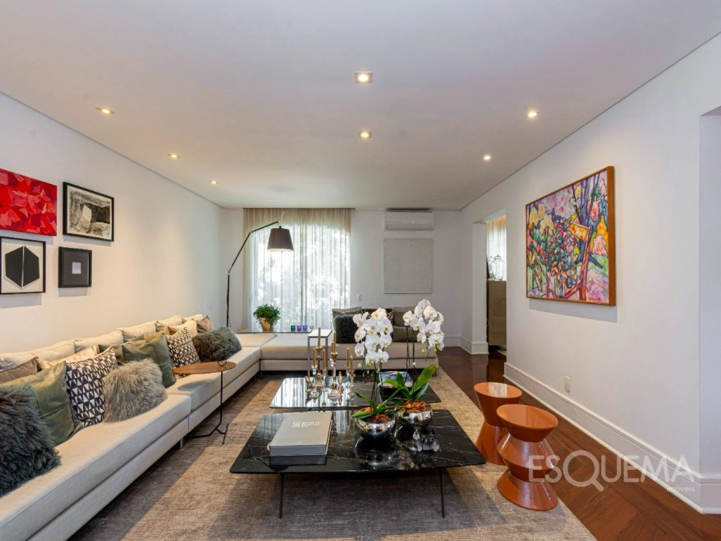 Apartamento duplex em edifício com quadra de tênis próximo ao Colégio Santa Cruz - Imagem 2