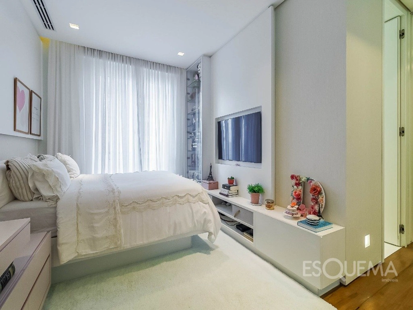Apartamento reformado e mobiliado, com vista para o verde - Imagem 12