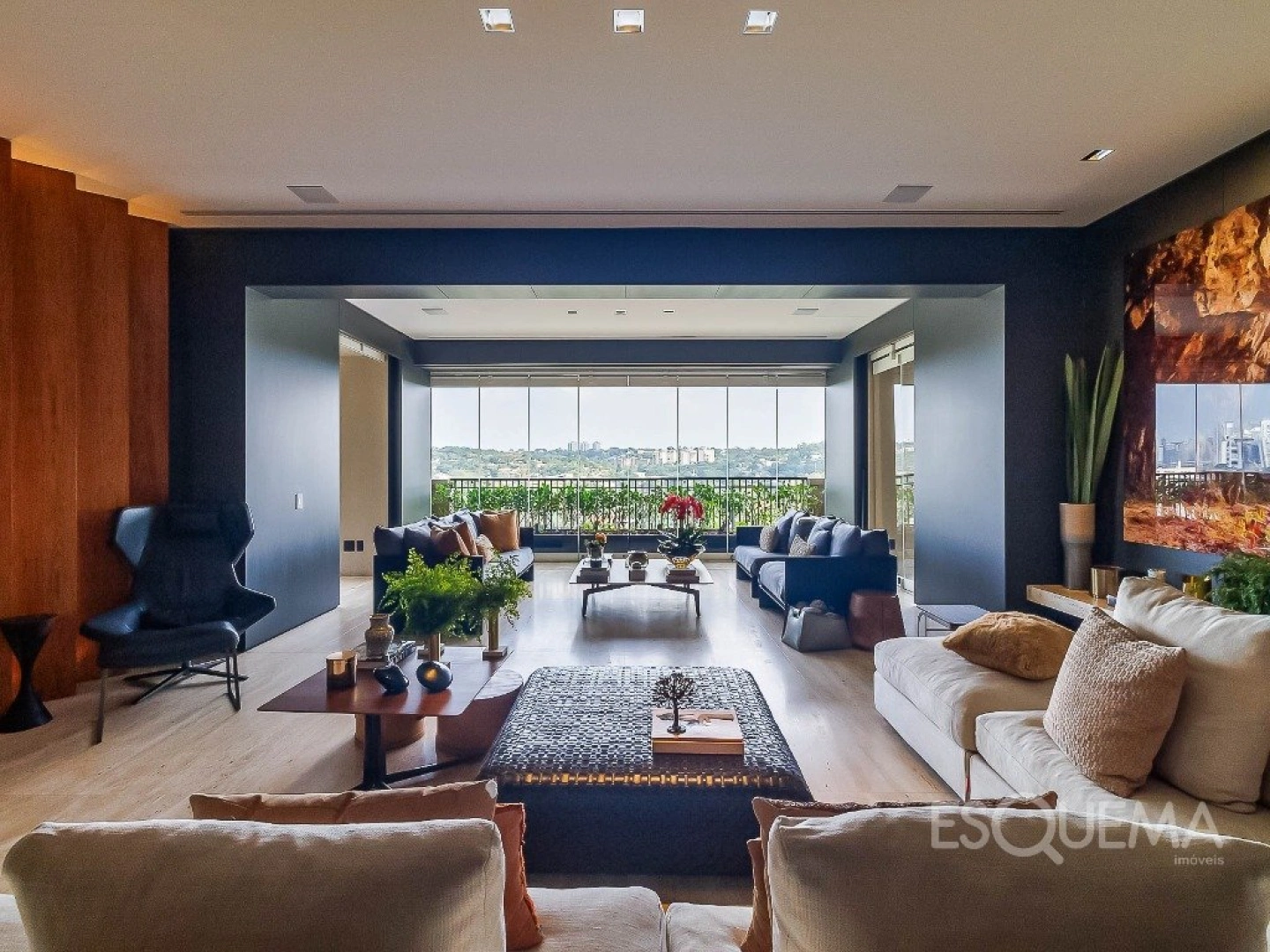 Apartamento reformado e mobiliado, com vista para o verde - Imagem 1