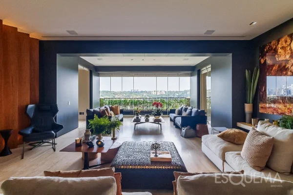 Apartamento reformado e mobiliado, com vista para o verde