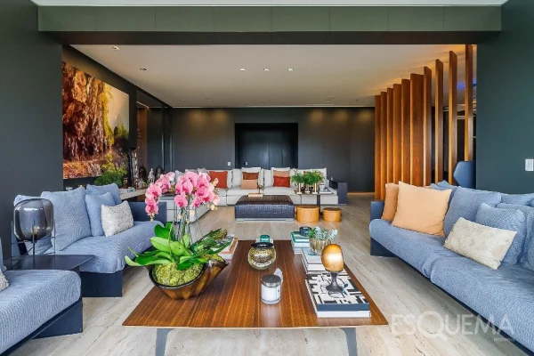 Apartamento reformado e mobiliado, com vista para o verde