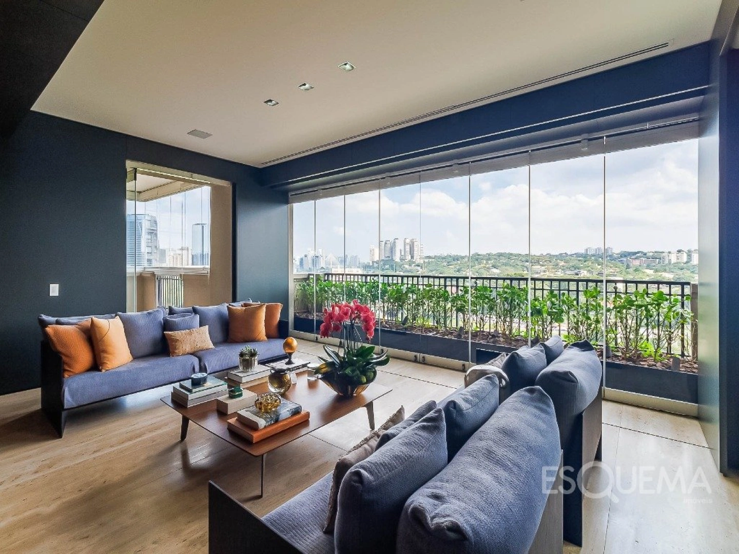 Apartamento reformado e mobiliado, com vista para o verde - Imagem 4