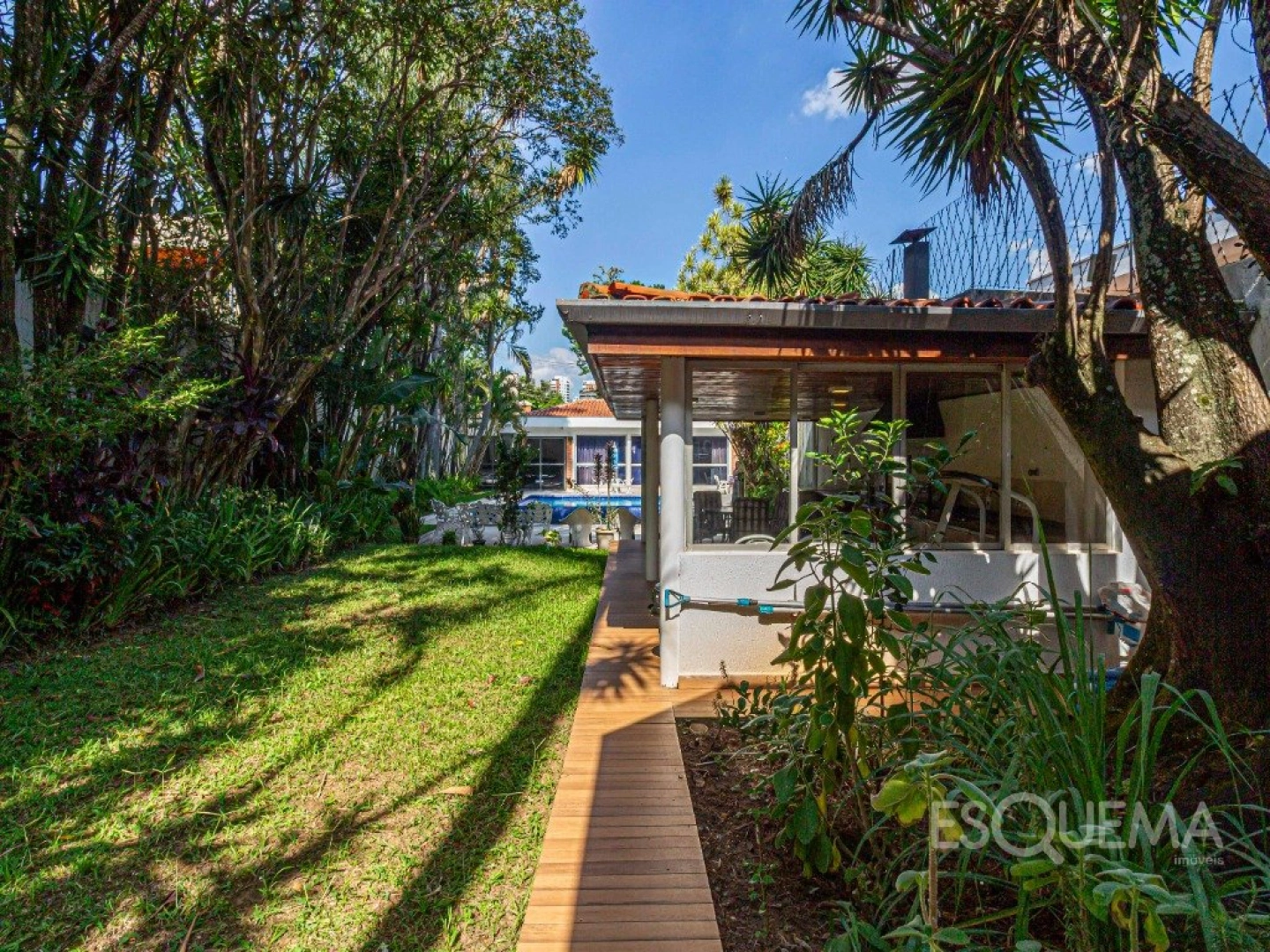Casa térrea e sofisticada no Alto de Pinheiros - Imagem 9