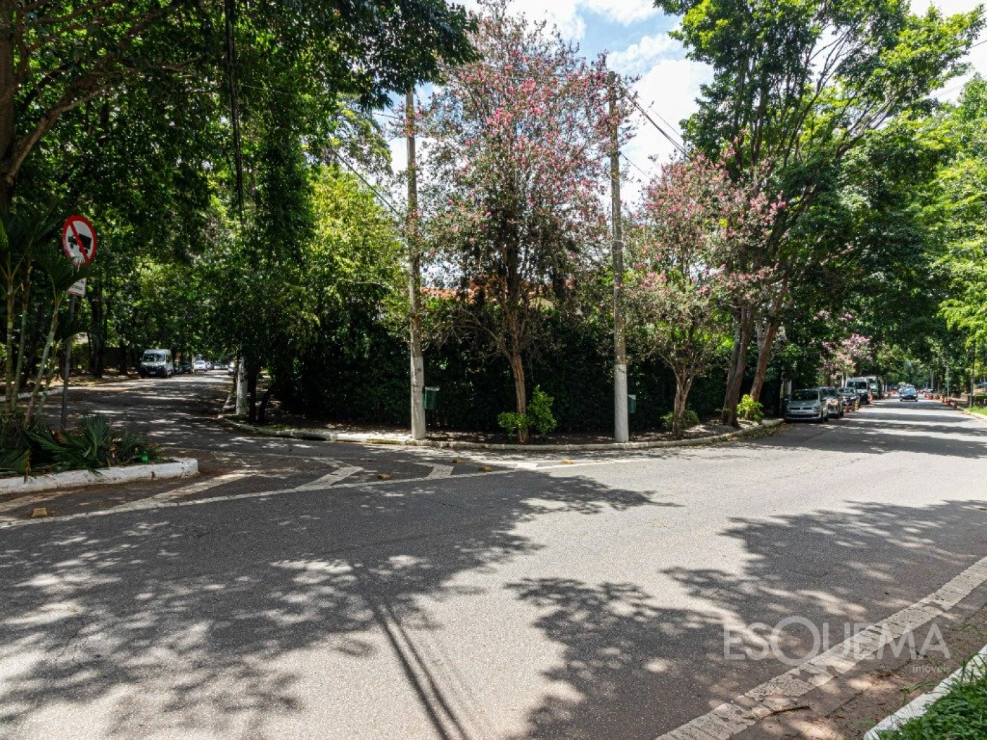 Casa para reforma ao lado do Colégio Santa Cruz - Imagem 10