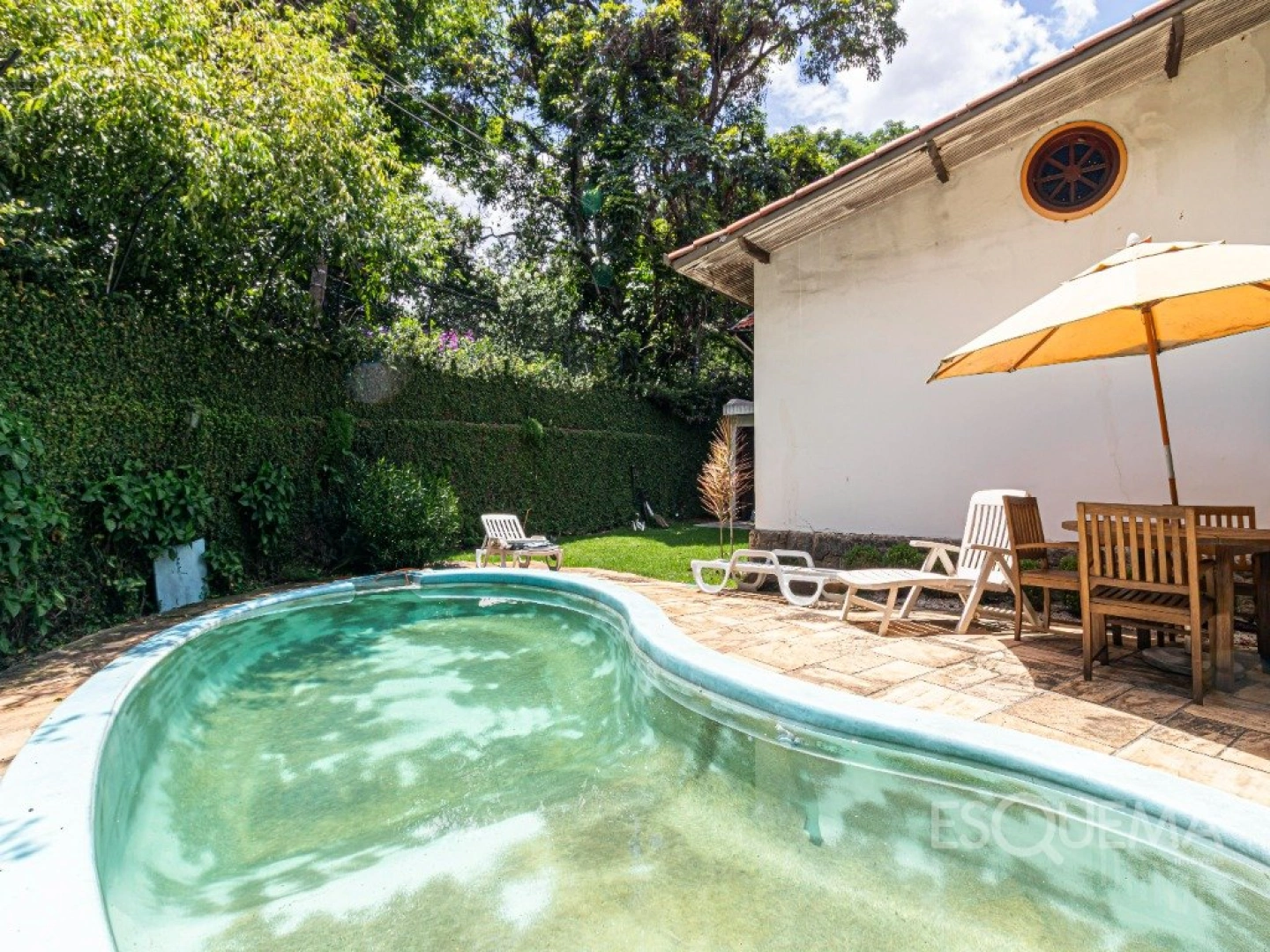 Casa para reforma ao lado do Colégio Santa Cruz - Imagem 2