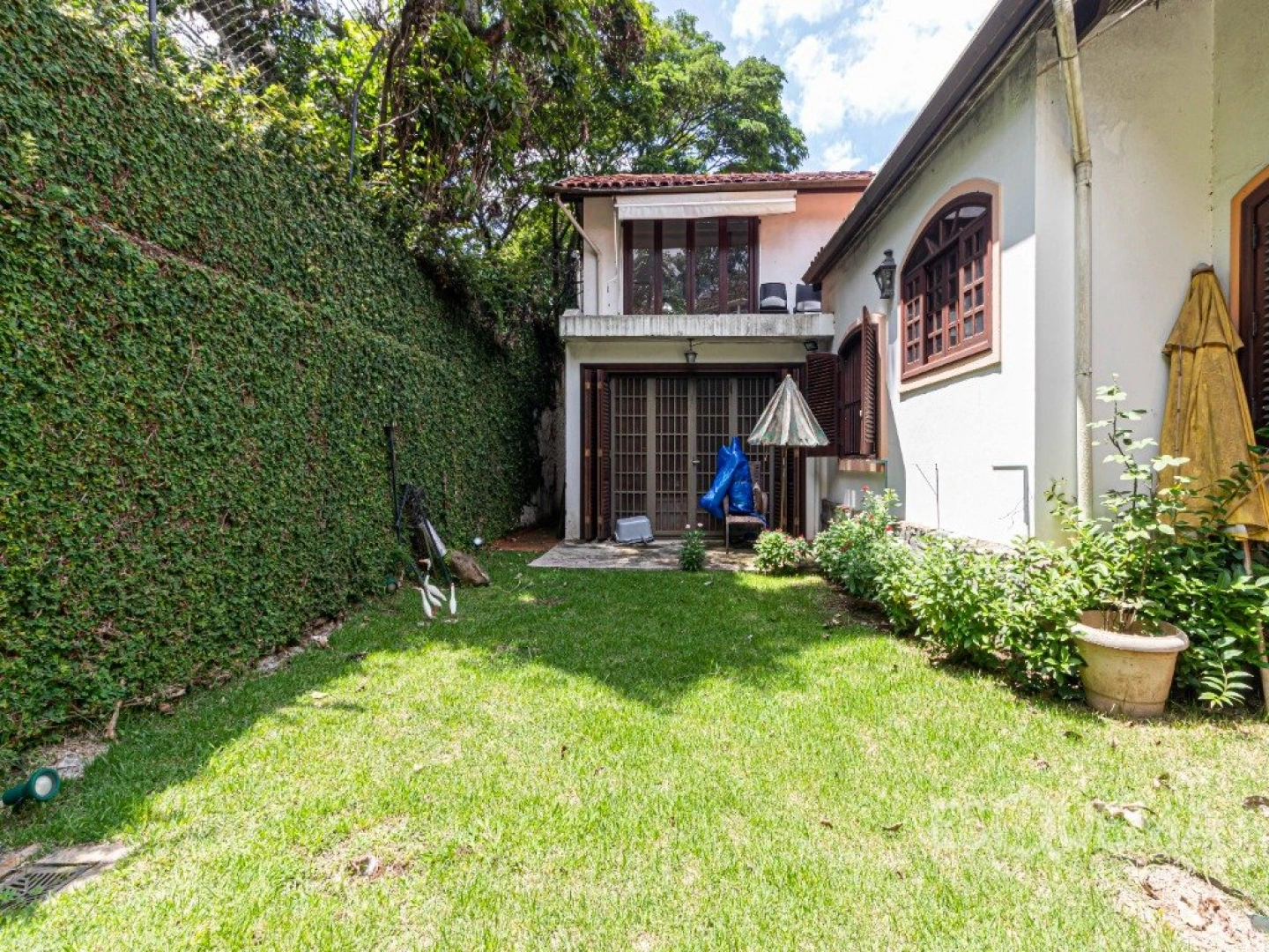 Casa para reforma ao lado do Colégio Santa Cruz - Imagem 7