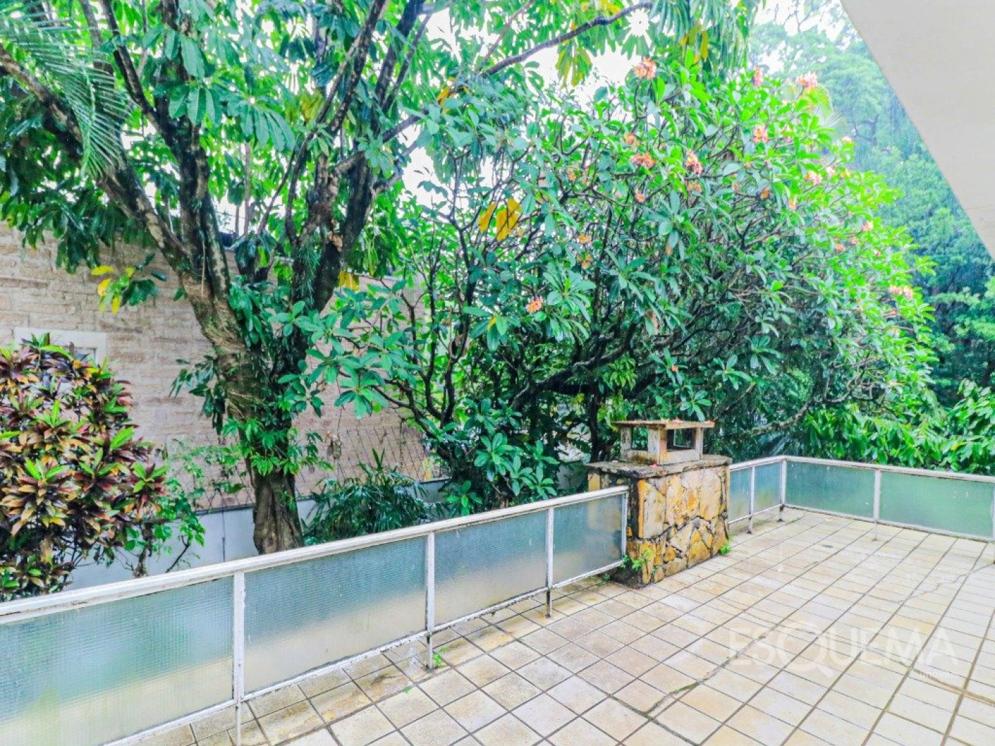 Casa próxima ao Parque Ibirapuera com 4 suítes e grande potencial de modernização - Imagem 14
