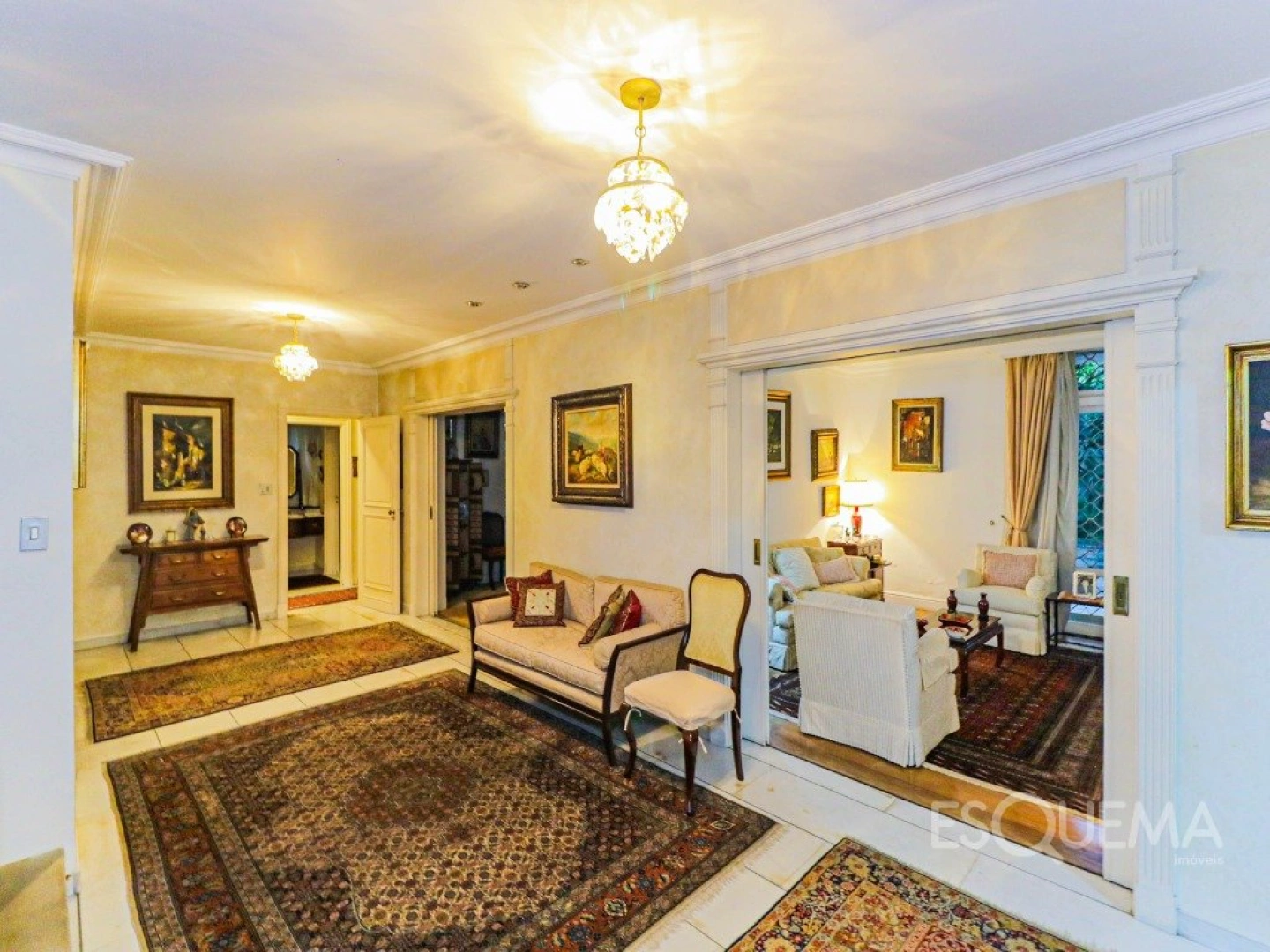 Casa próxima ao Parque Ibirapuera com 4 suítes e grande potencial de modernização - Imagem 2