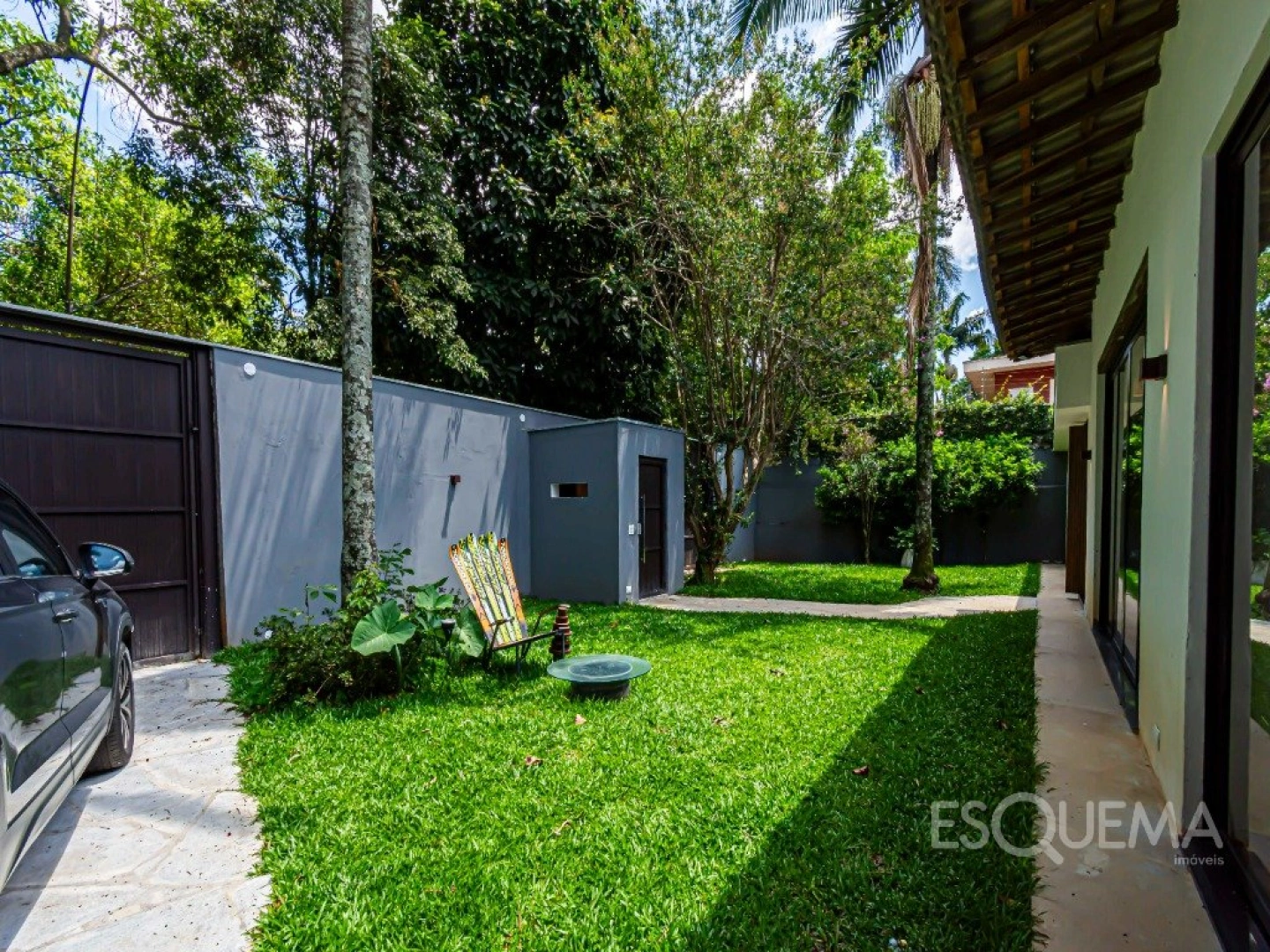 Casa térrea reformada, com luz natural e integração total - Imagem 15