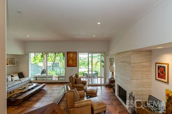 Casa charmosa com vista privilegiada e lazer integrado