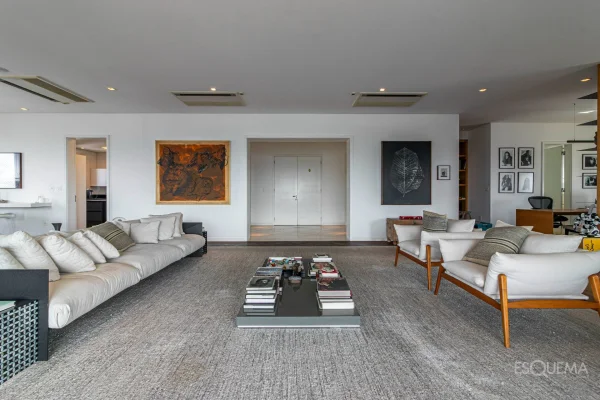 Apartamento em andar alto em edifício cobiçado, próximo ao Clube Pinheiros