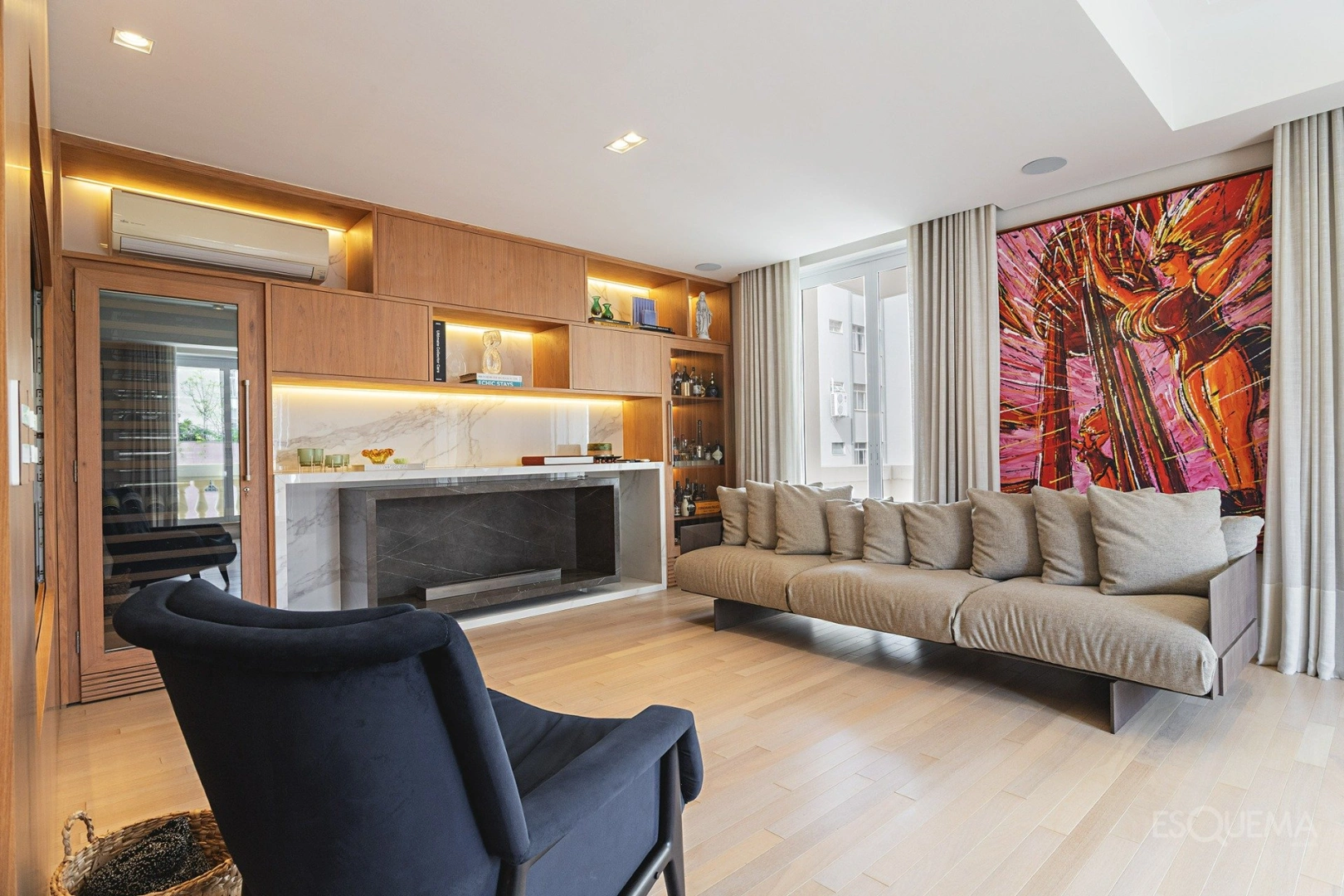 Apartamento clássico com fachada tradicional e planta contemporânea - Imagem 1