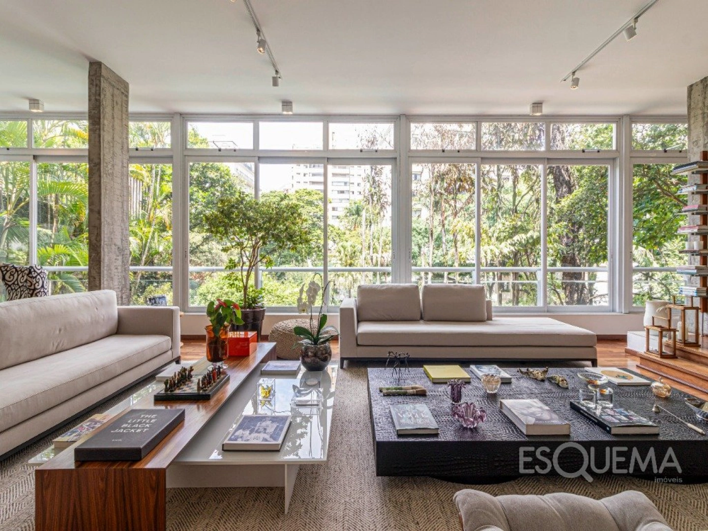 Casa reformada com vista para o verde - Imagem 2