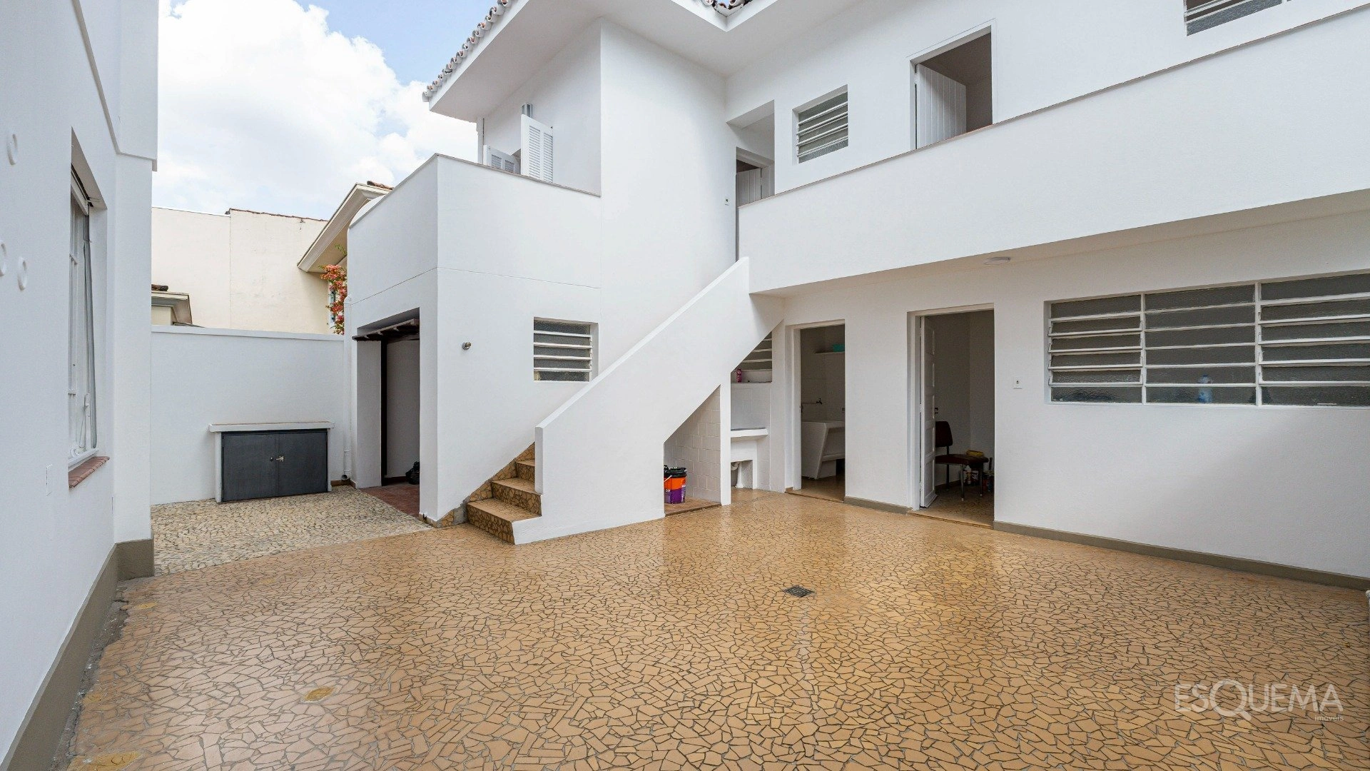 Casa em rua fechada próxima à Praça Panamericana - Imagem 15