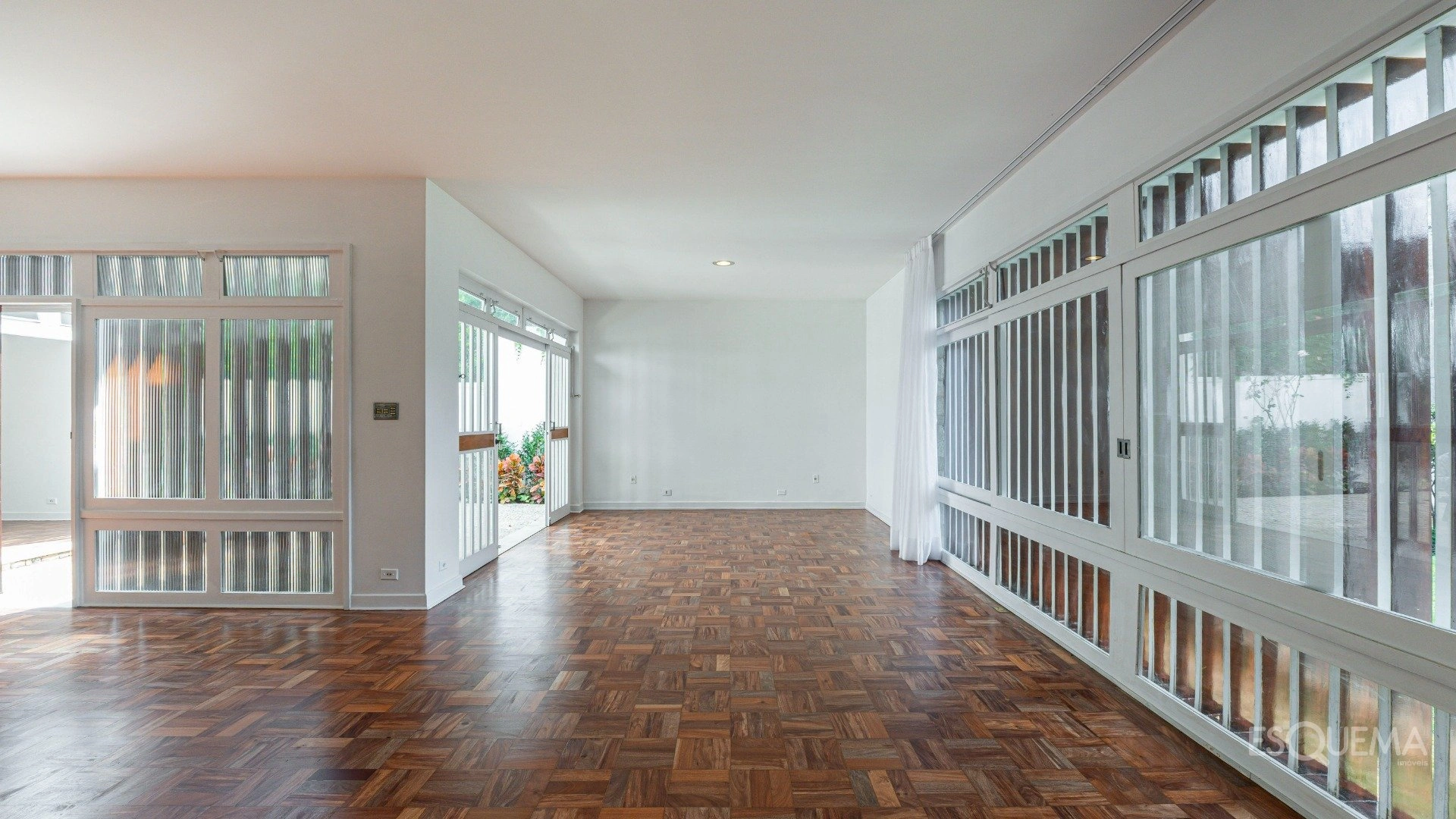 Casa em rua fechada próxima à Praça Panamericana - Imagem 5