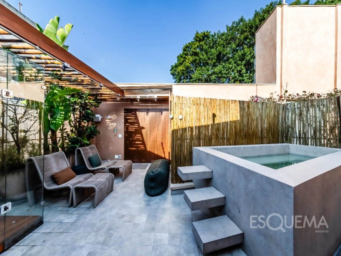 Casa com lazer completo e jardim tropical ao lado do Parque Ibirapuera - Imagem 2