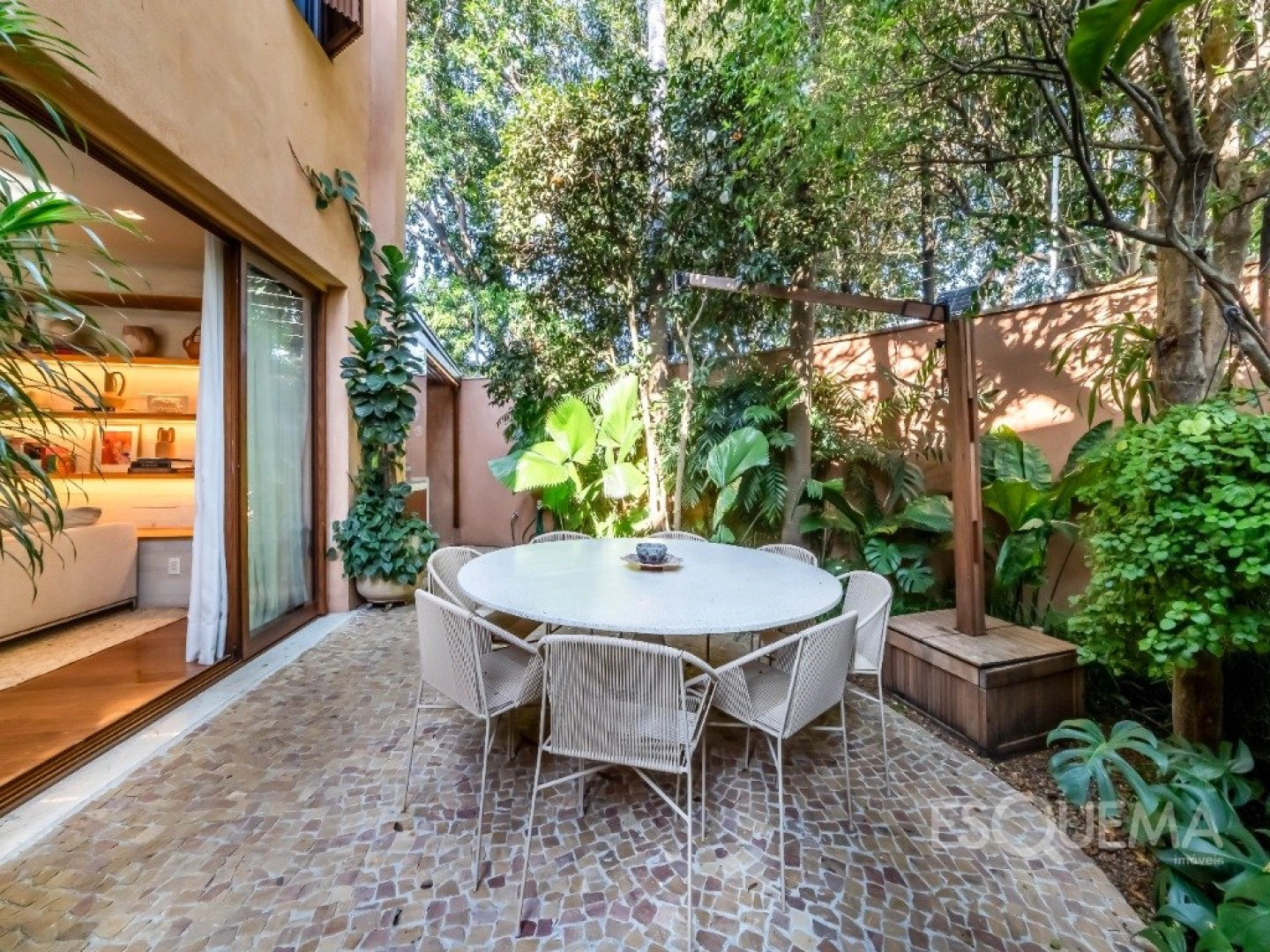 Casa com lazer completo e jardim tropical ao lado do Parque Ibirapuera - Imagem 7