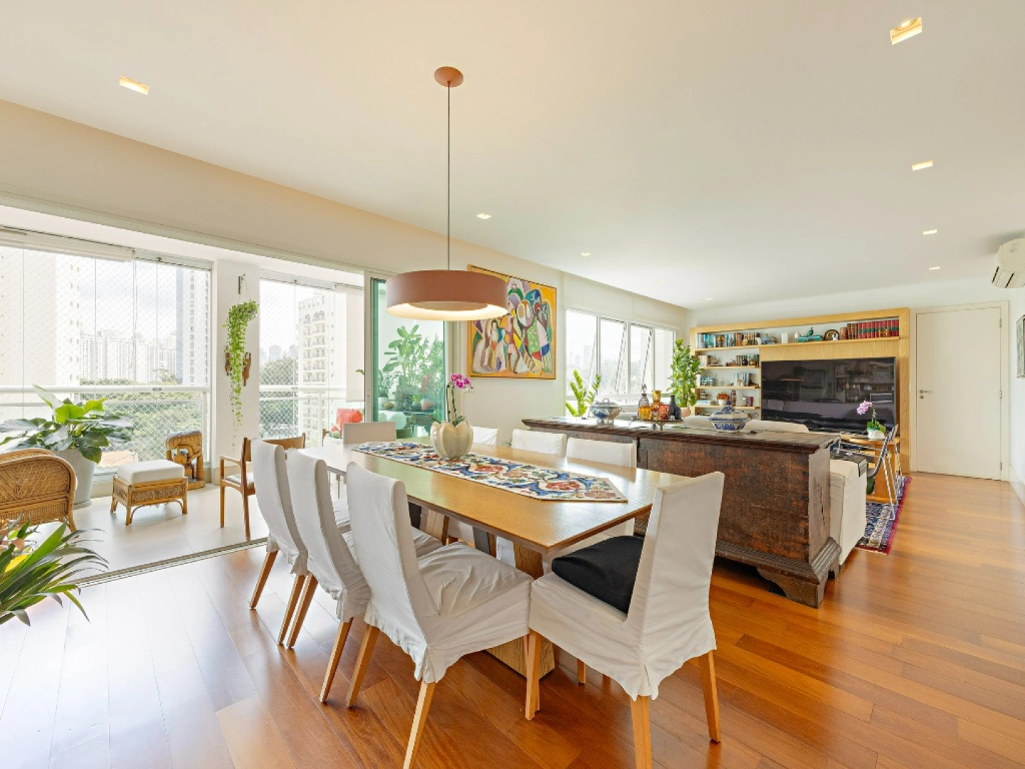 Apartamento reformado em Alto de Pinheiros - Imagem 1