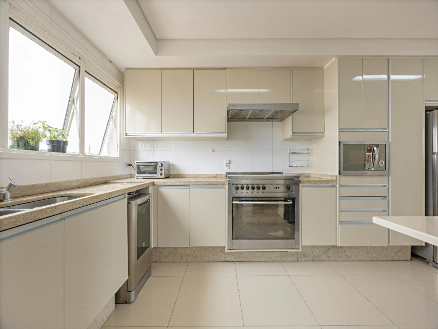 Apartamento reformado em Alto de Pinheiros - Imagem 8