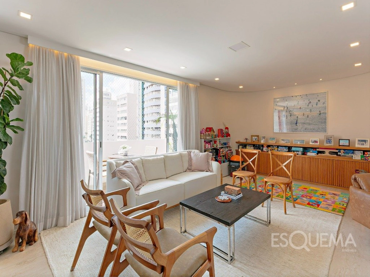 Apartamento reformado, espaçoso e com lazer, no Itaim Bibi - Imagem 3
