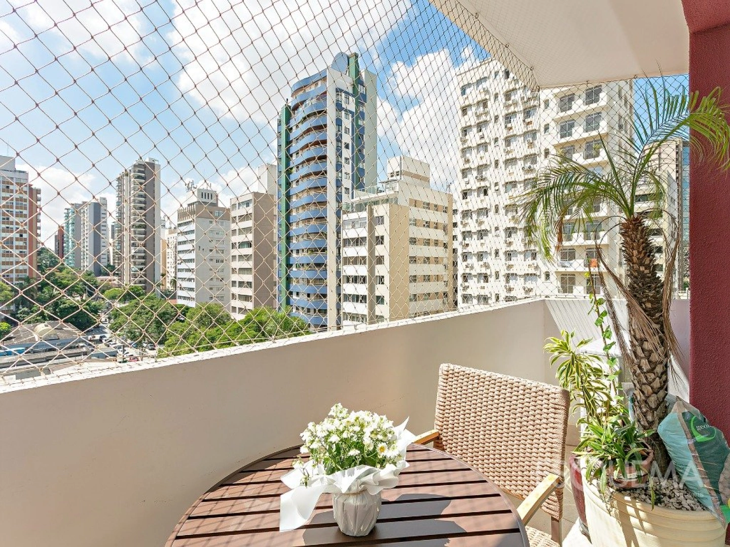 Apartamento reformado, espaçoso e com lazer, no Itaim Bibi - Imagem 4
