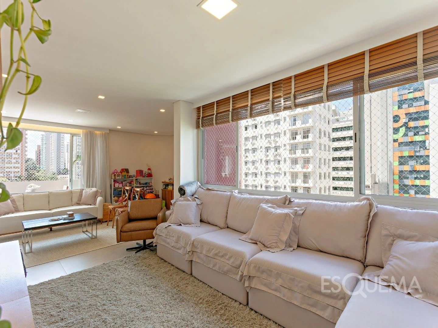Apartamento reformado, espaçoso e com lazer, no Itaim Bibi - Imagem 7
